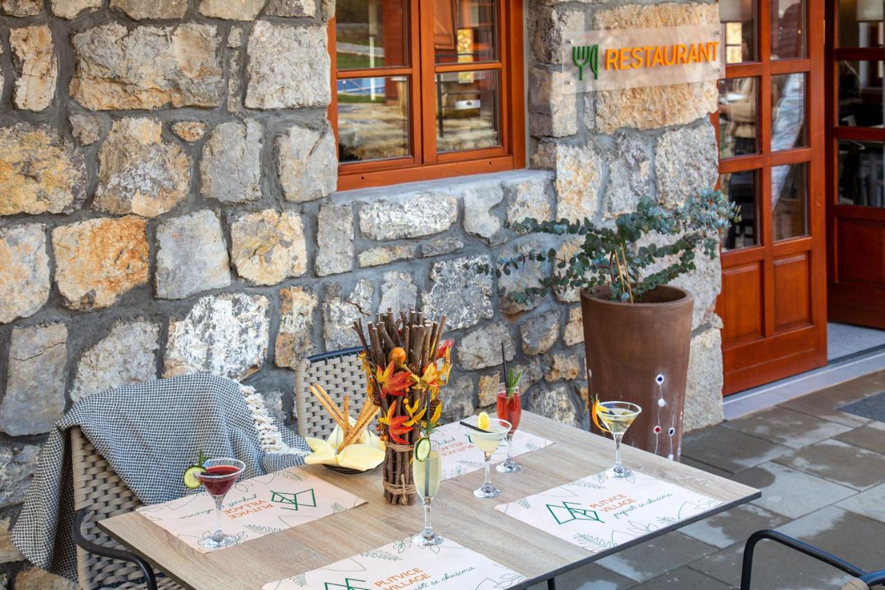Plitvice Village Korenica Bagian luar foto